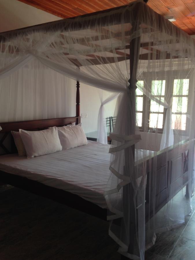 Jayanika home stay Tangalle Bagian luar foto