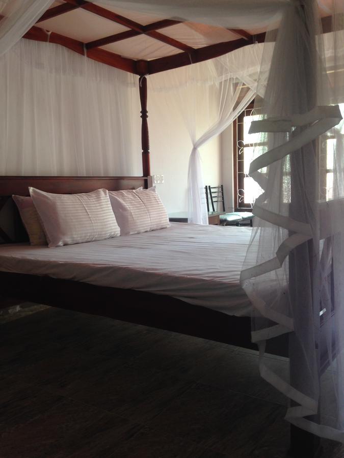 Jayanika home stay Tangalle Bagian luar foto