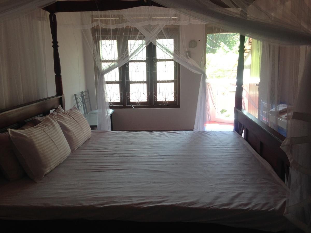 Jayanika home stay Tangalle Bagian luar foto
