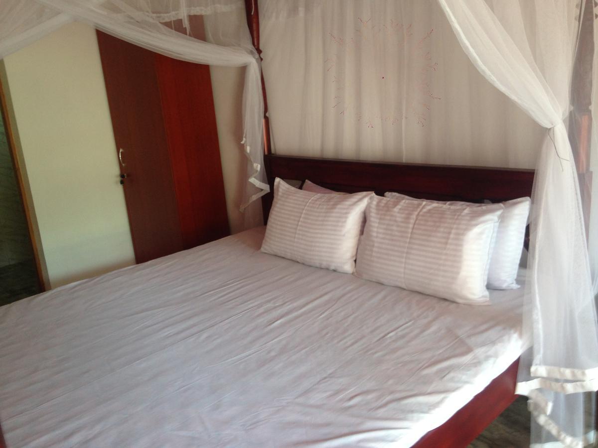Jayanika home stay Tangalle Bagian luar foto