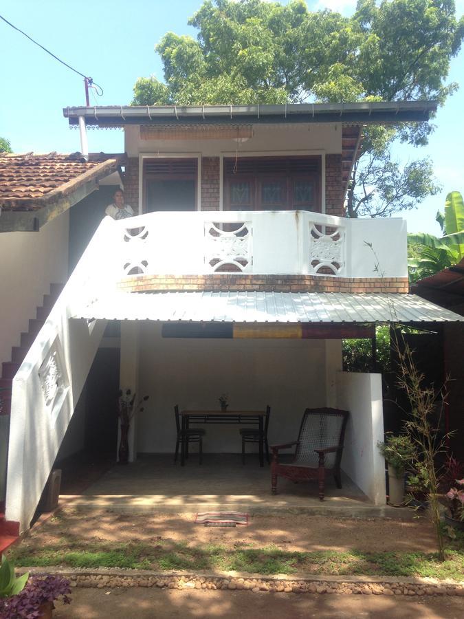 Jayanika home stay Tangalle Bagian luar foto